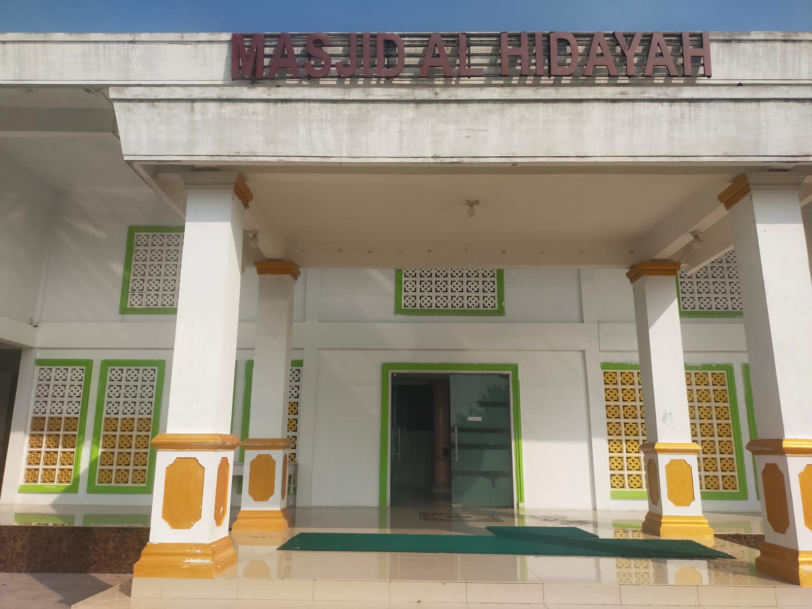 Gerakan Penghijauan di Masjid Al Hidayah Pondok Pesantren Tahfidz Nur Hidayah Kecamatan Dayun, Kecamatan Dayun — Aksi Seluruh Santri dan Santriwati dan Bapak/Ibu, Ustad/Ustadzah Ponpes Tahfidz Nur Hidayah