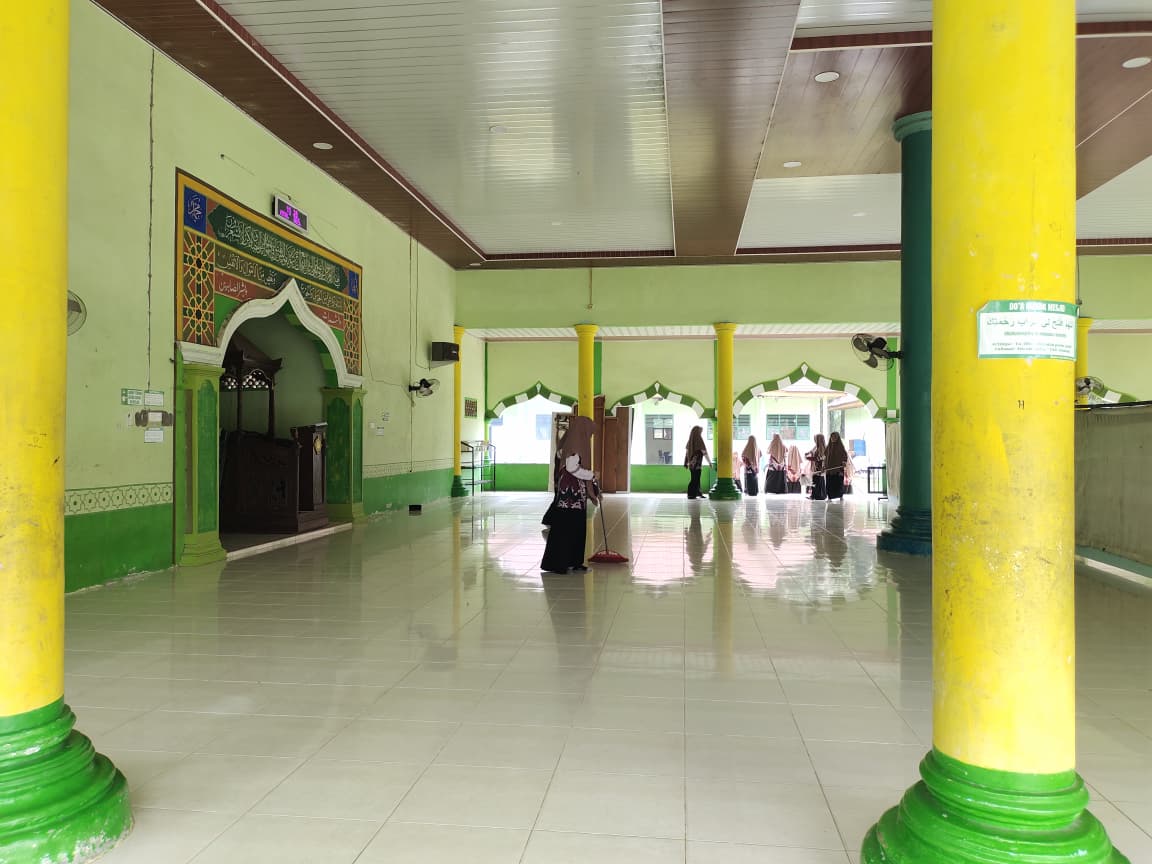 Dokumentasi kegiatan BERSIH BERSIH MASJID JAMI' ITTIHADUL MUSLIMIN
