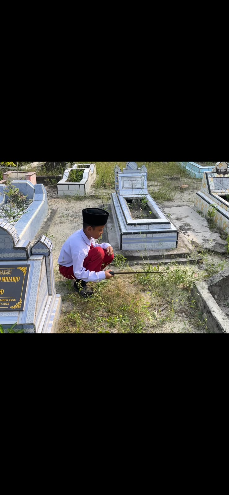 Dokumentasi kegiatan Gerakan bersih-bersih Masjid