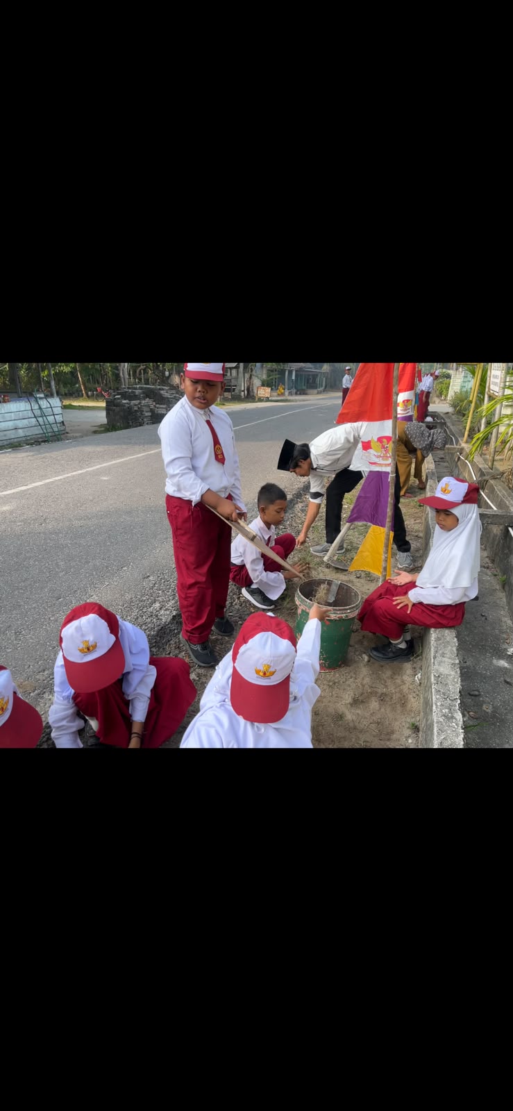 Dokumentasi kegiatan Gerakan bersih-bersih Masjid