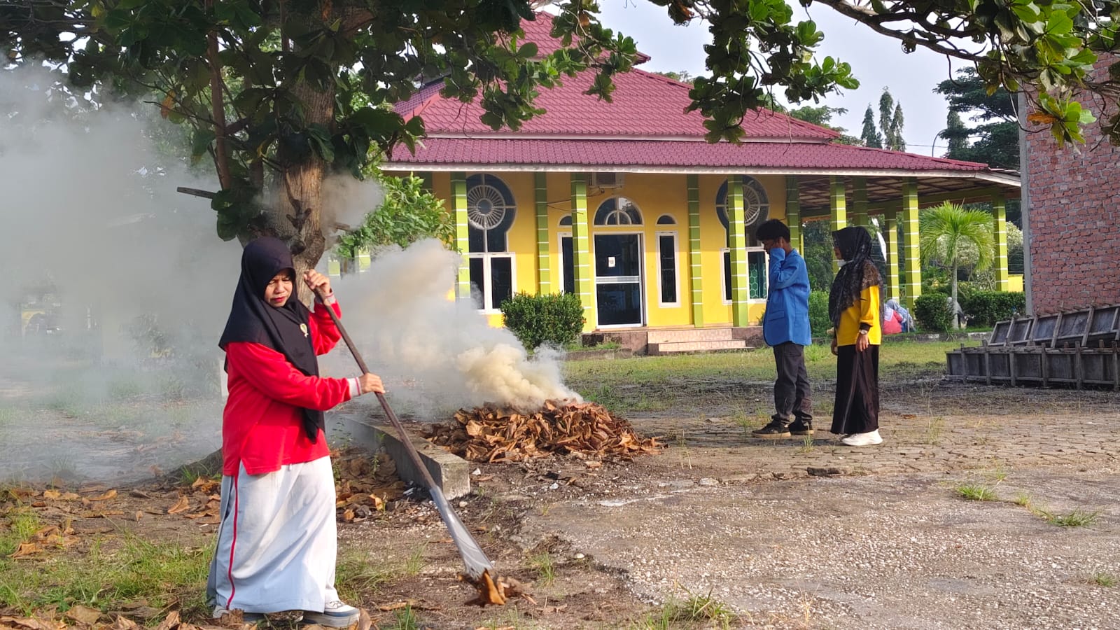 Dokumentasi kegiatan GEBER MAS MUSHALLA MIFTAHUNNAJAH KANTOR KEMENTERIAN AGAMA KABUPATEN SIAK DALAM RANGKA MENYAMBUT HUT RI KE 81
