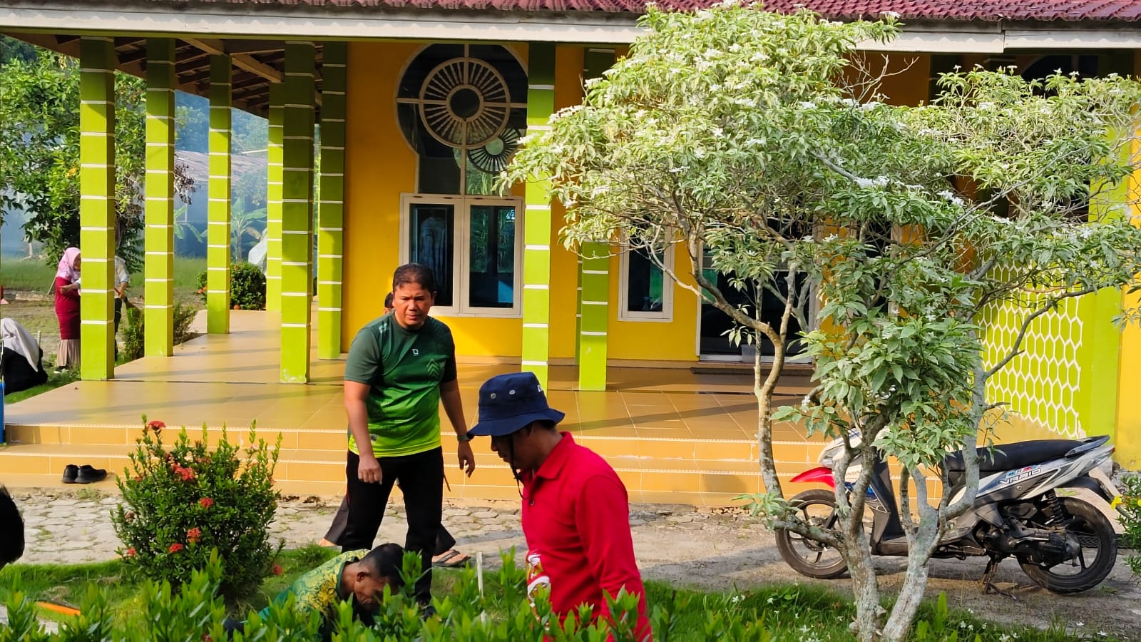 Dokumentasi kegiatan GEBER MAS MUSHALLA MIFTAHUNNAJAH KANTOR KEMENTERIAN AGAMA KABUPATEN SIAK DALAM RANGKA MENYAMBUT HUT RI KE 81