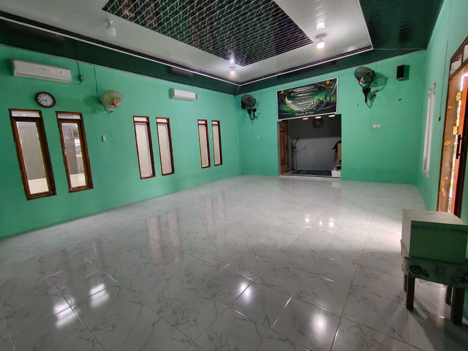 Dokumentasi kegiatan Gerakan Bersih-Bersih Masjid/Mushollah Memperingati HUT RI