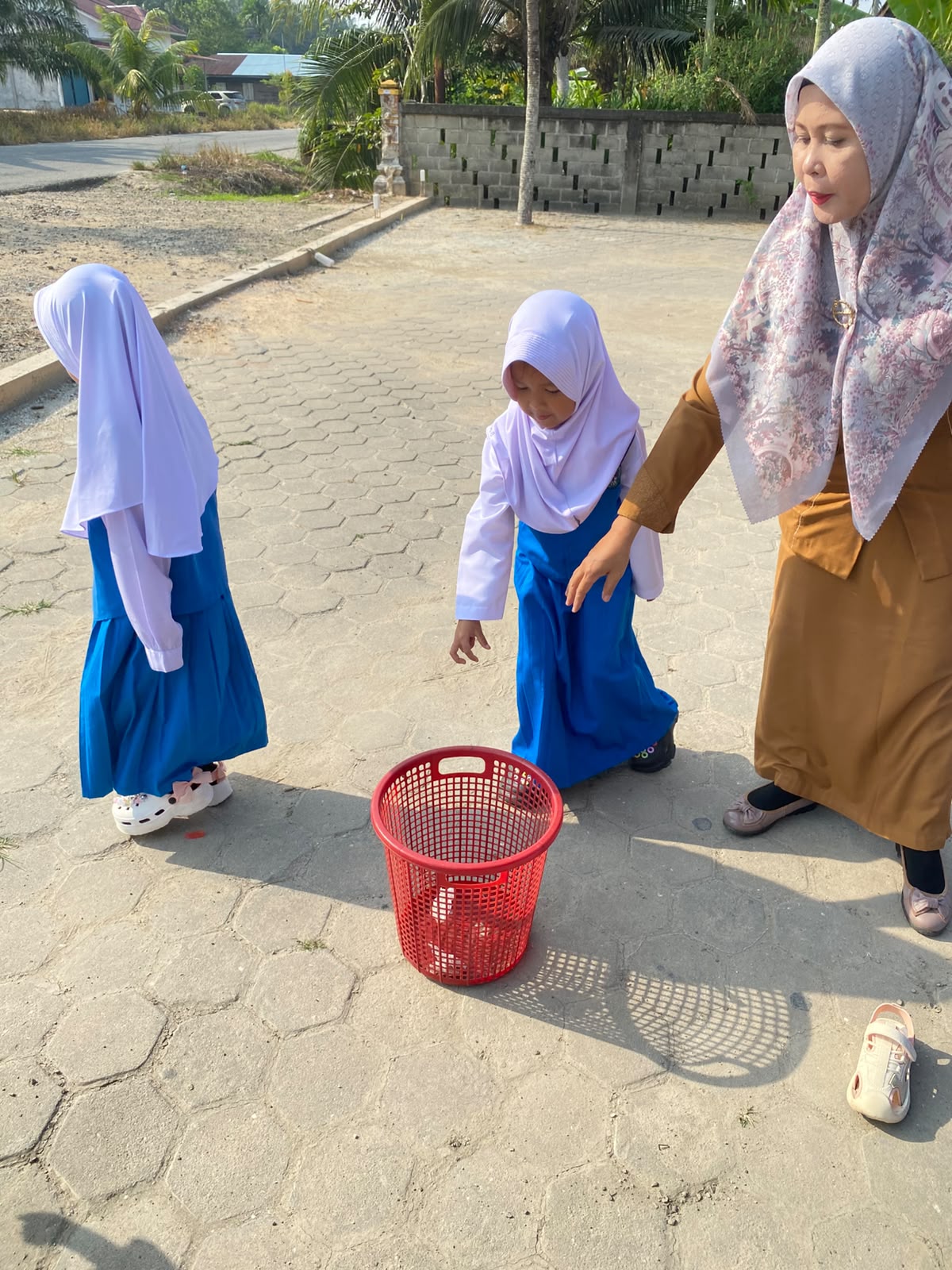 Dokumentasi kegiatan GERAKAN BERSIH MESJID MUHAJIRIN