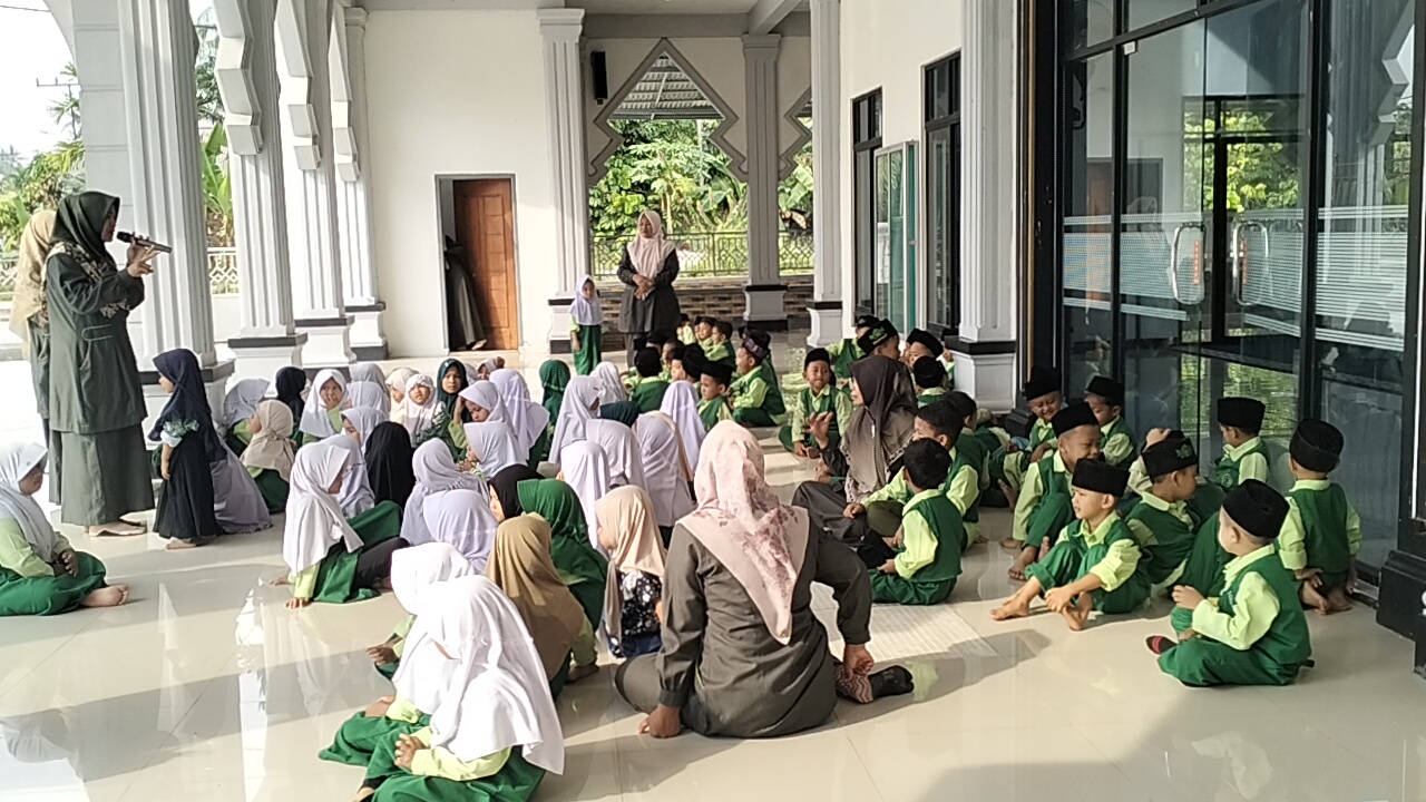 Dokumentasi kegiatan Gerakan Bersih-Bersih Masjid di Masjid Baiturrahman Sabak Permai