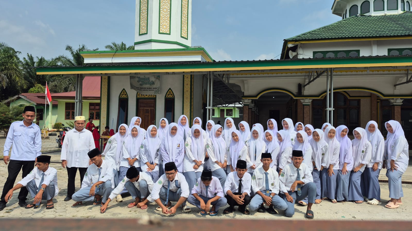 Dokumentasi kegiatan GERAK BERSIH-BERSIH MASJID DI MASJID NURUL HUDA KECAMATAN KERINCI KANAN