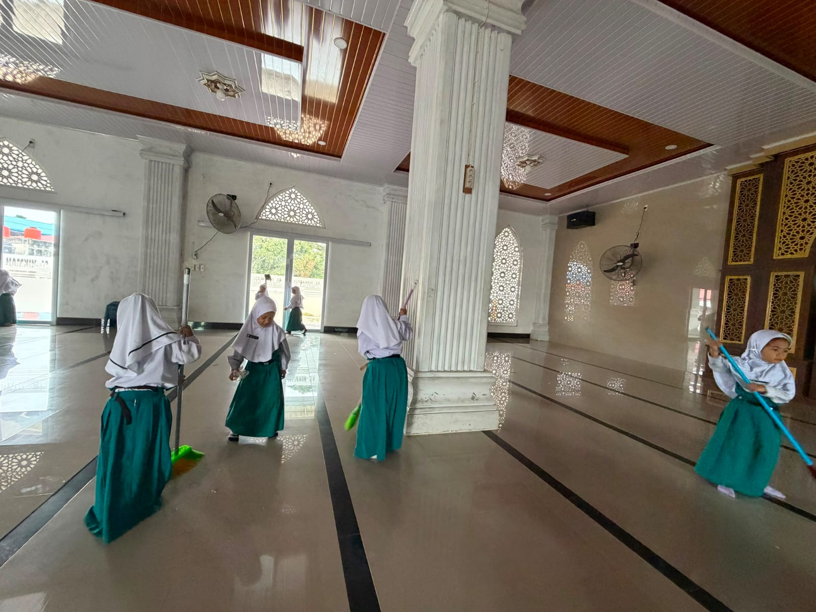 Gerakan Penghijauan di MASJID SEKOLAH YPI AL - HIKMAH KANDIS, Kecamatan Kandis — Aksi MASJID YPI AL - HIKMAH KANDIS