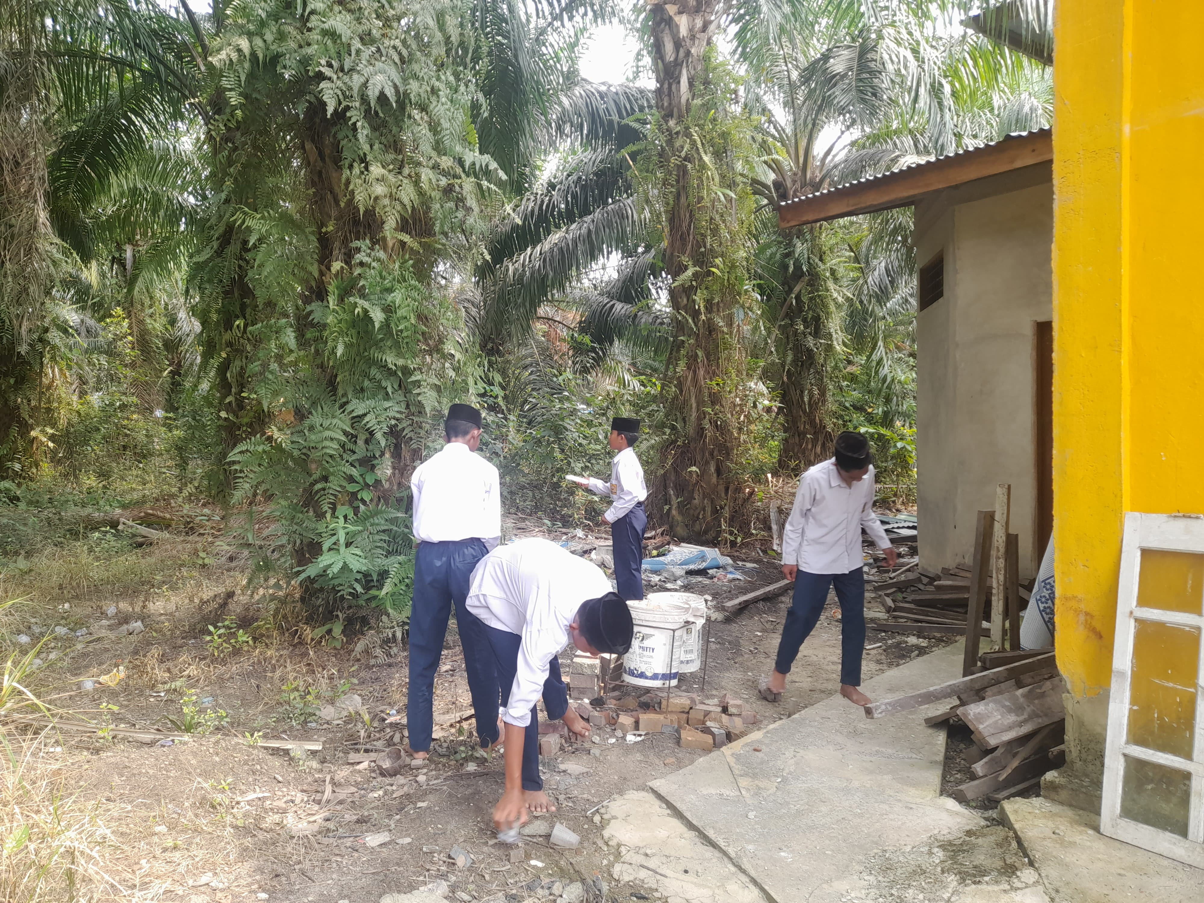 Dokumentasi kegiatan GEBERMAS MTs Nurul Ikhsan Sungai Rawa di Masjid Al Mustaqim Sungai Rawa
