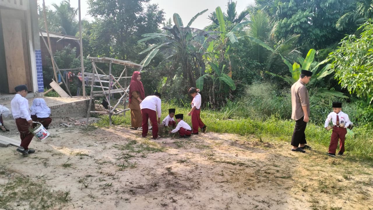 Dokumentasi kegiatan Program  GEBERMAS (gerakan pembersihan mesjid Al fauzan yahya Tualang )