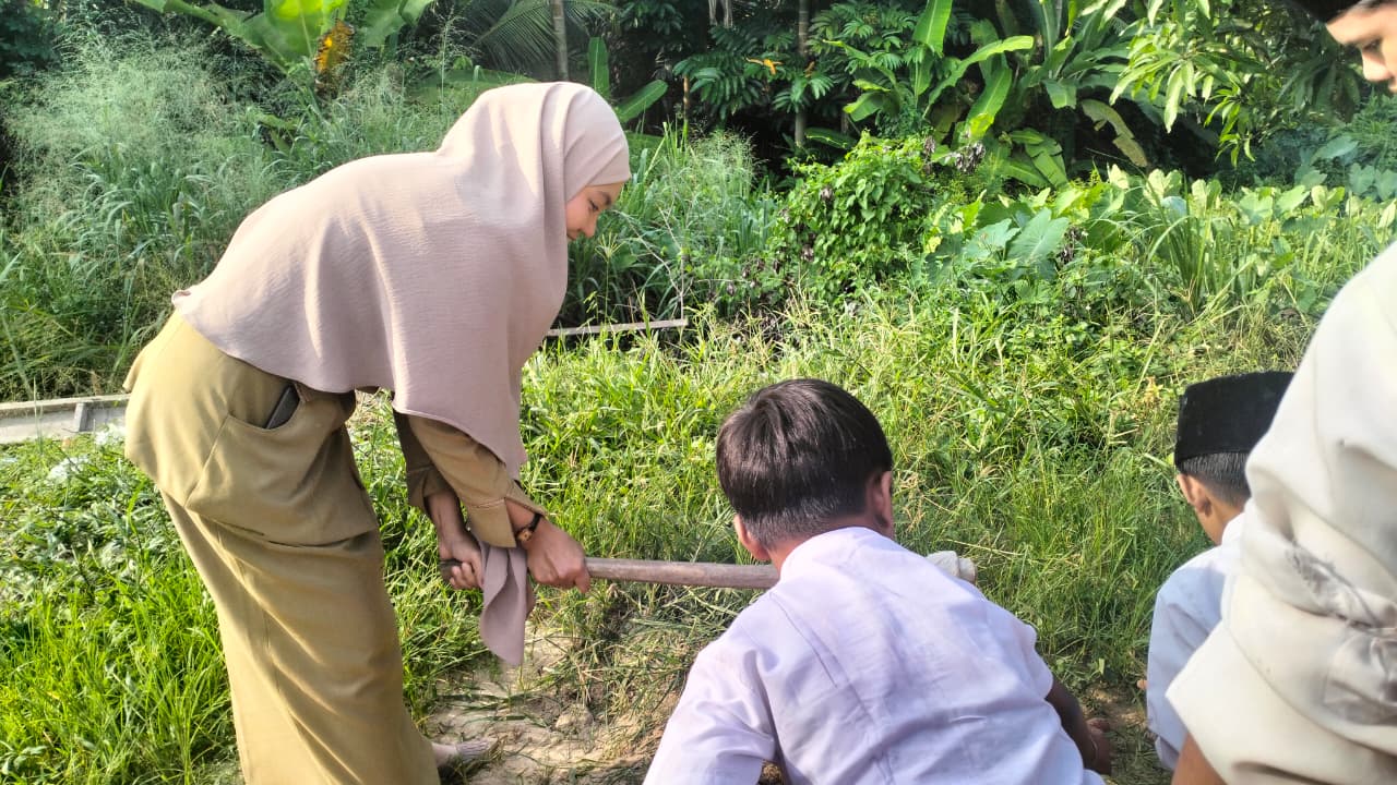 Dokumentasi kegiatan Program  GEBERMAS (gerakan pembersihan mesjid Al fauzan yahya Tualang )