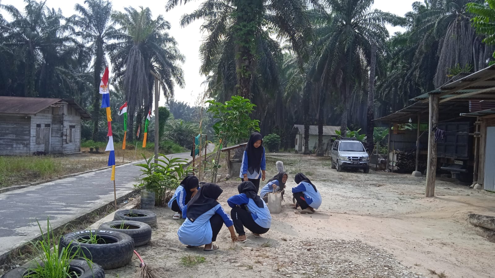 Gerakan Bersih-Bersih Masjid di Mushollah Al-Ikhlas Kampung Rawang Kao Kecamatan Lubuk Dalam Kabupaten Siak, Kecamatan Lubuk Dalam — Aksi MAS Kandangan