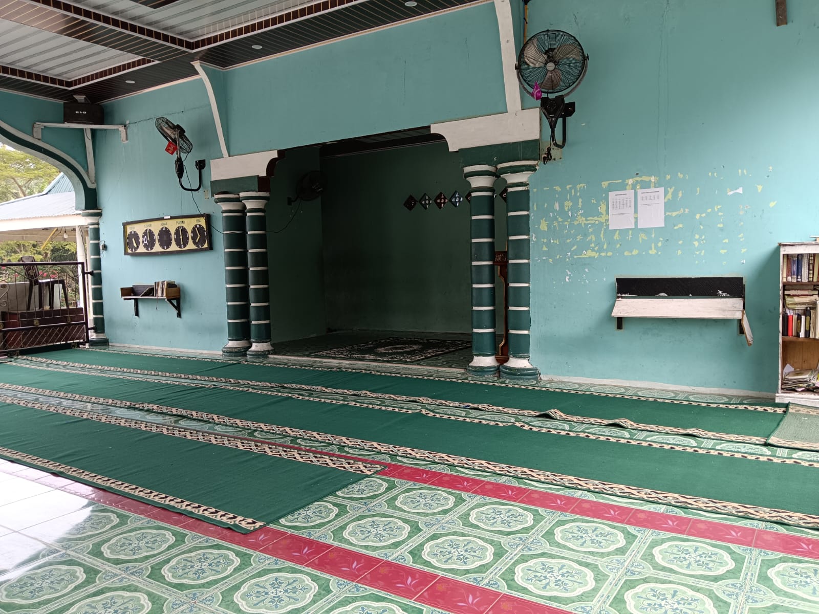 Dokumentasi kegiatan Gerakan Bersih-Bersih Masjid (GEBER MAS) MAS Al-Amin Rawang Kao