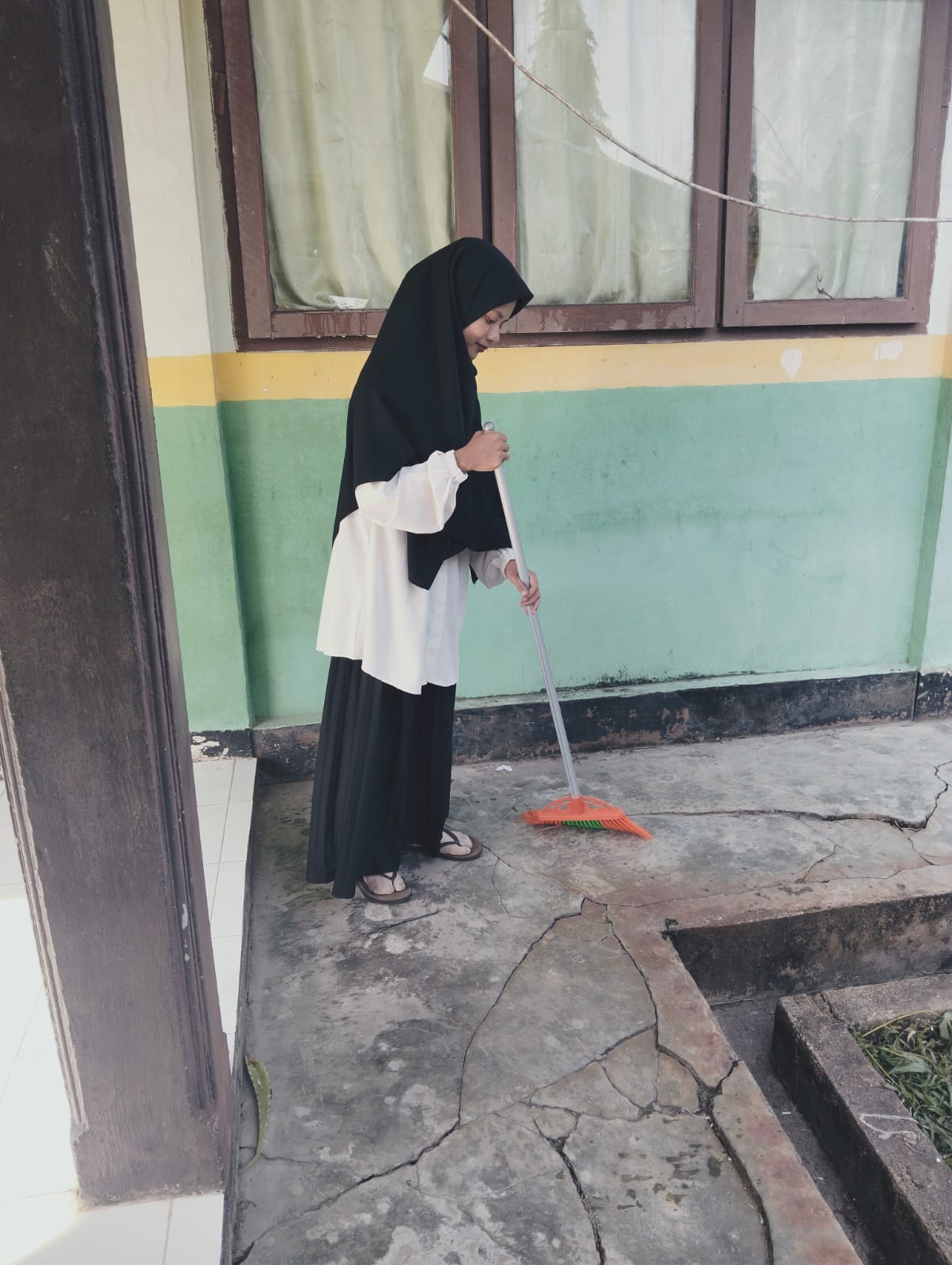 Dokumentasi kegiatan Gerakan Bersih-Bersih Masjid Masjid
