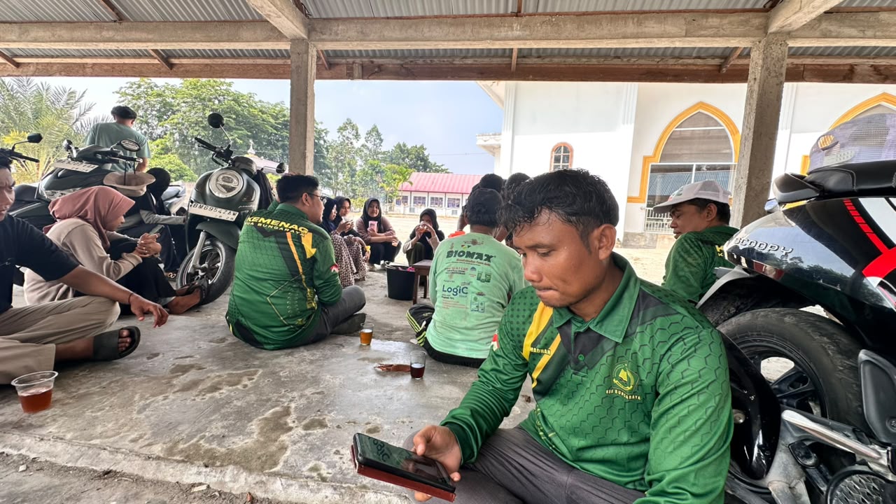 Dokumentasi kegiatan Gerakan Bersih-Bersih Masjid Al-Muhajirin Bungaraya