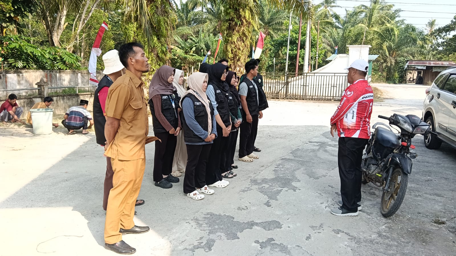 Dokumentasi kegiatan Gerakan Bersih-Bersih Masjid (GEBER MAS) di Kecamatan Bungaraya (Masjid Al-Muhajirin Jayapura, Masjid Robitotul Abidin Jayapura, Masjid Al-Muhajirin Bungaraya, Masjid Nurul Huda Dayang Suri)
