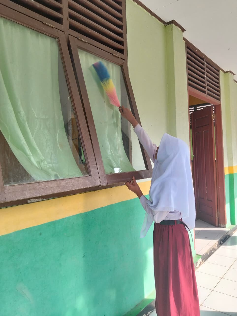 Dokumentasi kegiatan Gerakan bersih- bersih mesjid