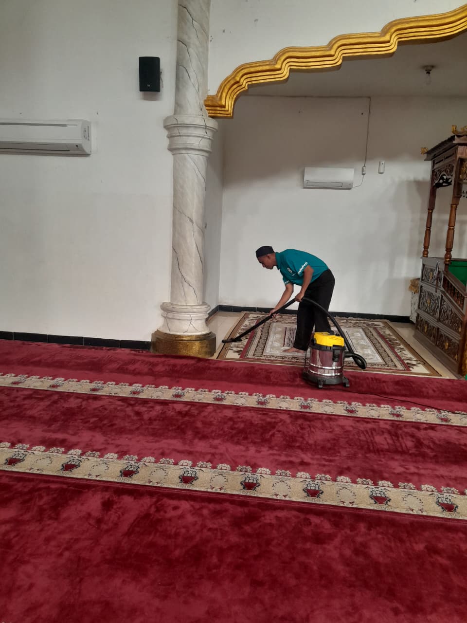 Dokumentasi kegiatan Bersih-Bersih Rumah Ibadah Masjid Al Ikhlas
