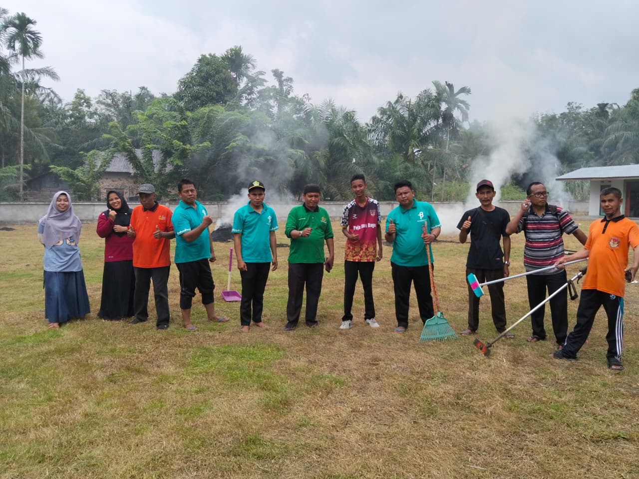 Dokumentasi kegiatan Membersihkan Masjid Al Furqon