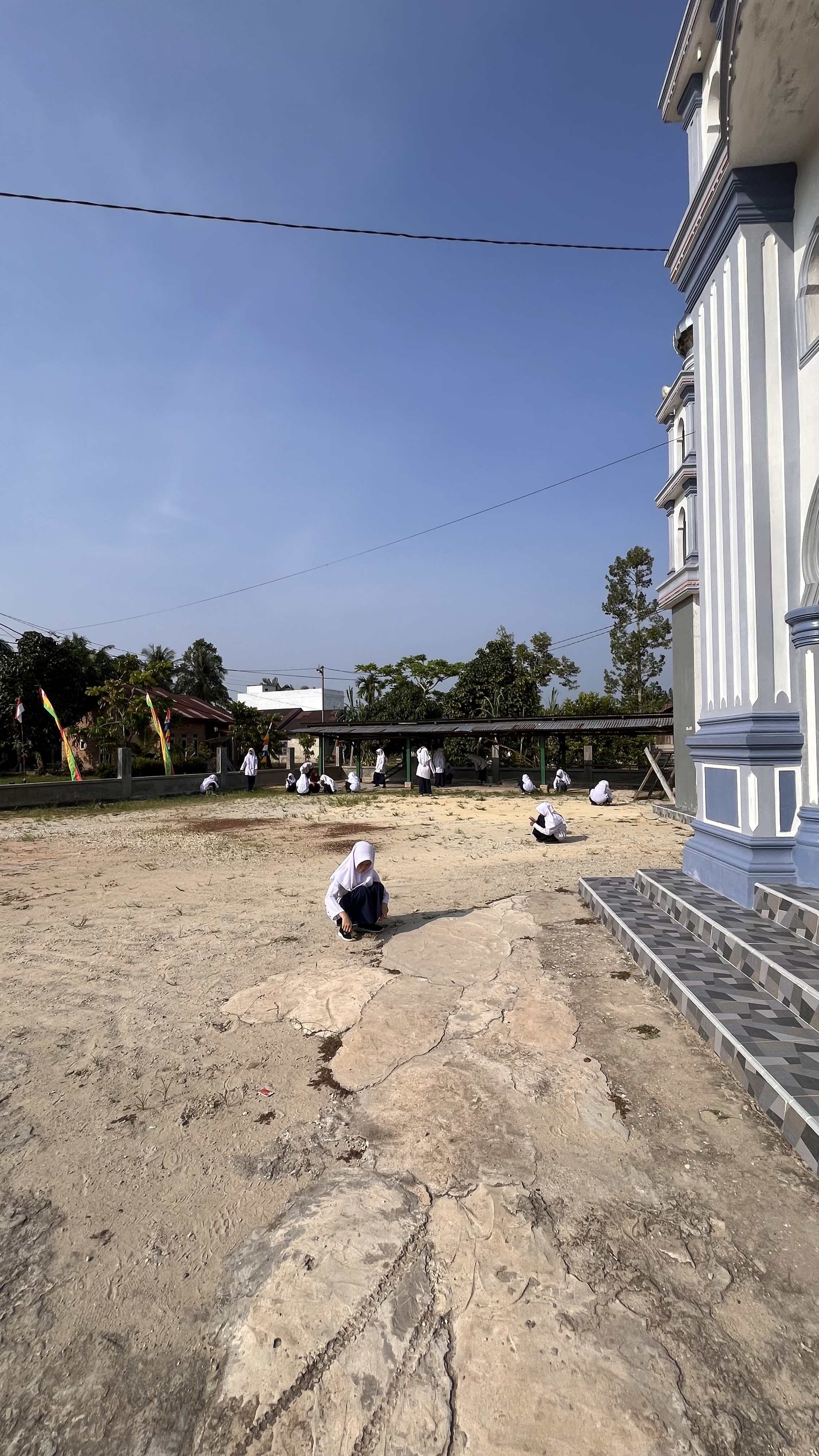 Dokumentasi kegiatan Gerakan Bersih-Bersih Masjid di Masjid Baiturrahim