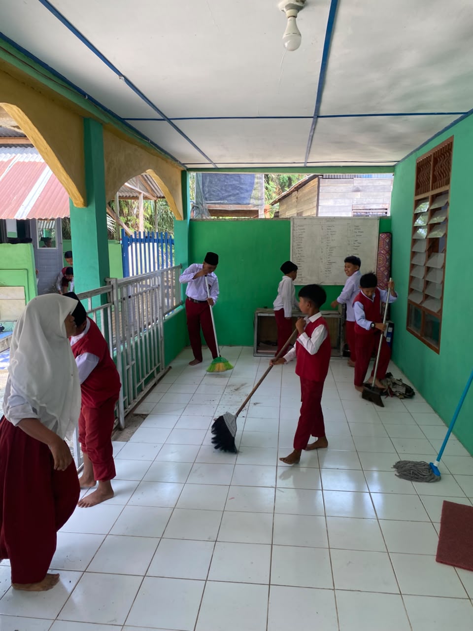 Dokumentasi kegiatan GEBER MAS BERSAMA GURU DAN SISWA MIS ALFURQAN DAN PENYULUH AGAMA KECAMATAN KANDIS