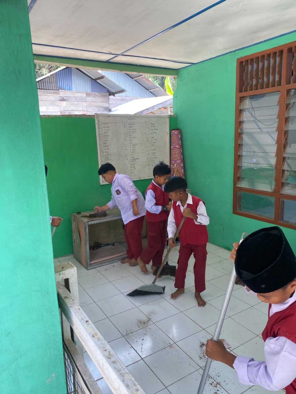 Dokumentasi kegiatan GEBER MAS BERSAMA GURU DAN SISWA MIS ALFURQAN DAN PENYULUH AGAMA KECAMATAN KANDIS
