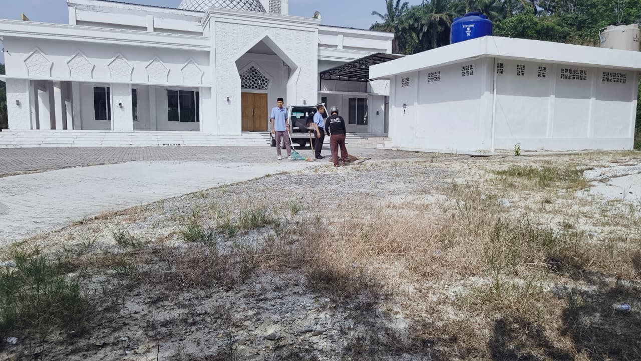 Dokumentasi kegiatan GEBER MASJID DI MASJID DARUL ULUM, BUKIT AGUNG, KERINCI KANAN, SIAK