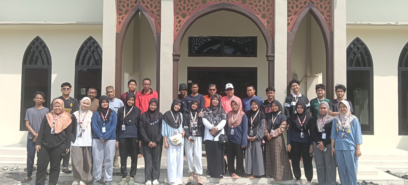 Dokumentasi kegiatan Gerakan Bersih-Bersih Masjid