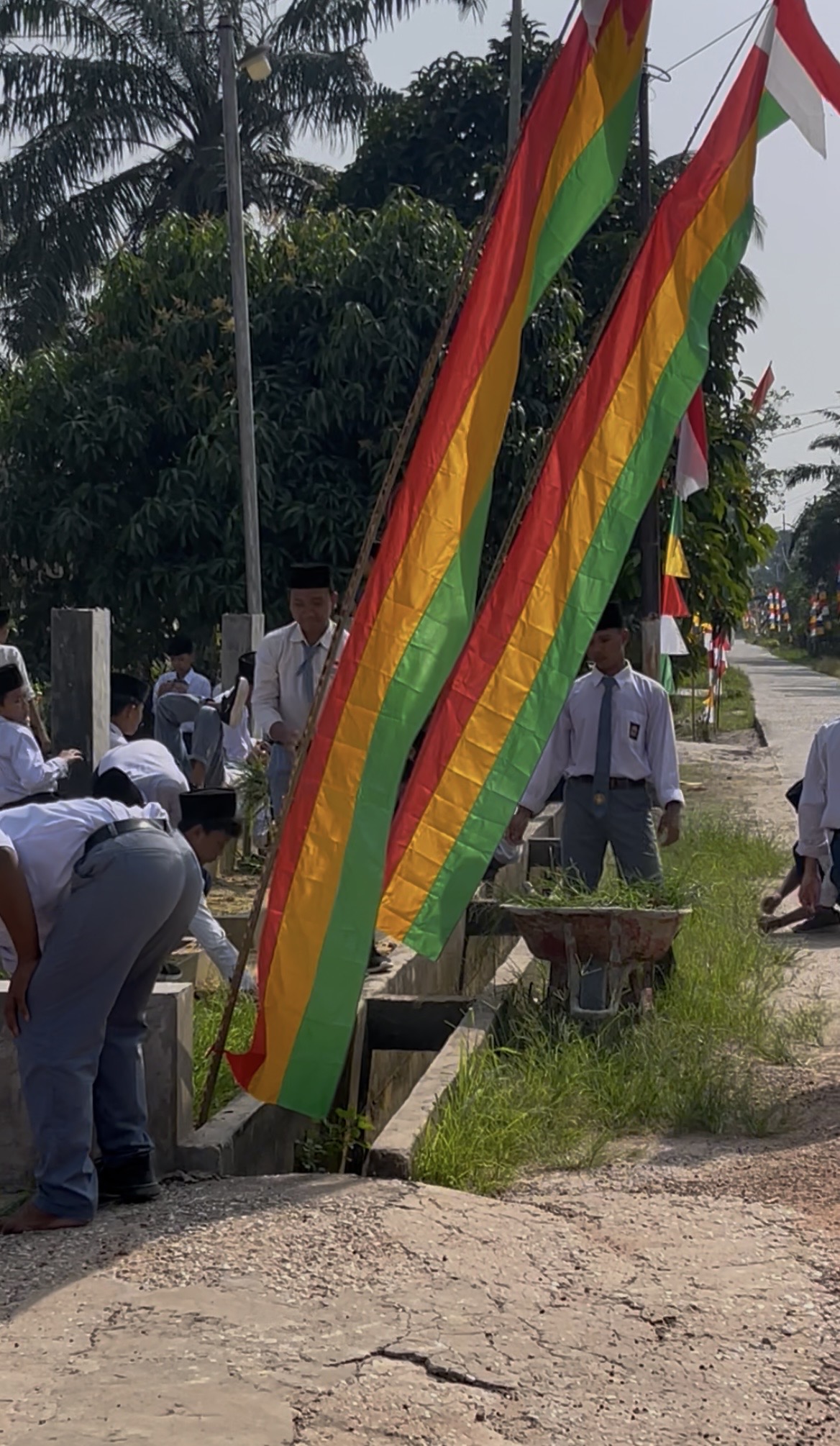 Dokumentasi kegiatan Gerakan Bersih-Bersih Masjid di Masjid Abdurrahim