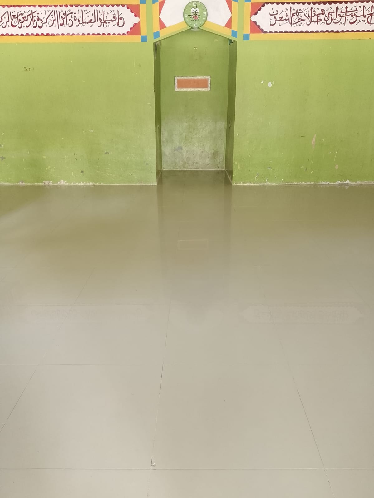 Dokumentasi kegiatan Gerakan Bersih - Bersih Musholla di Musholla Bustanul Ulum