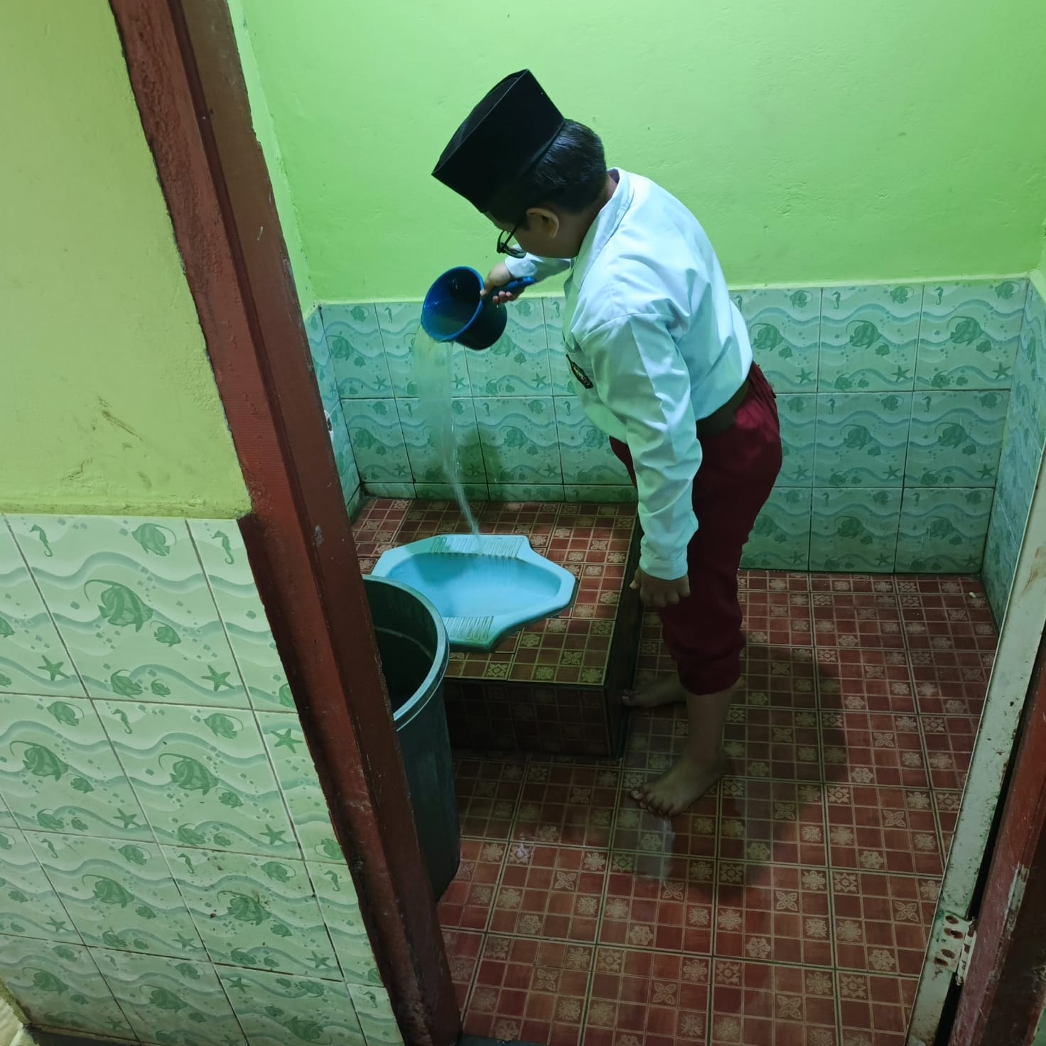 Dokumentasi kegiatan Gerakan Bersih-bersih mesjid